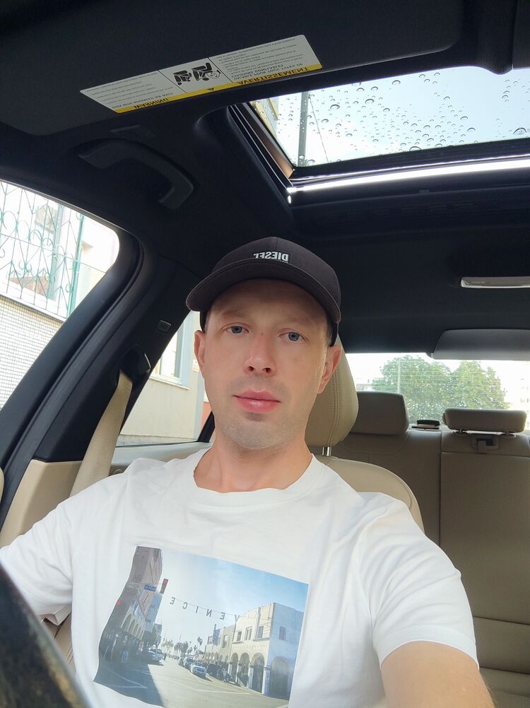  ,   Andrej, 41 ,   ,   , c 