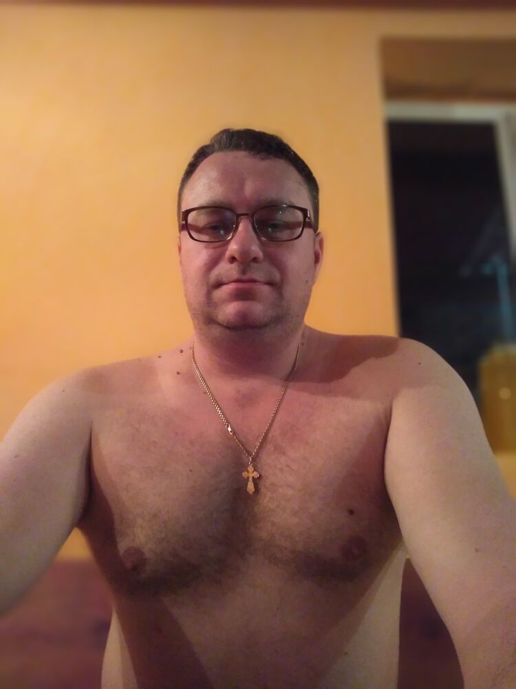  19230544  Alex, 44 ,    