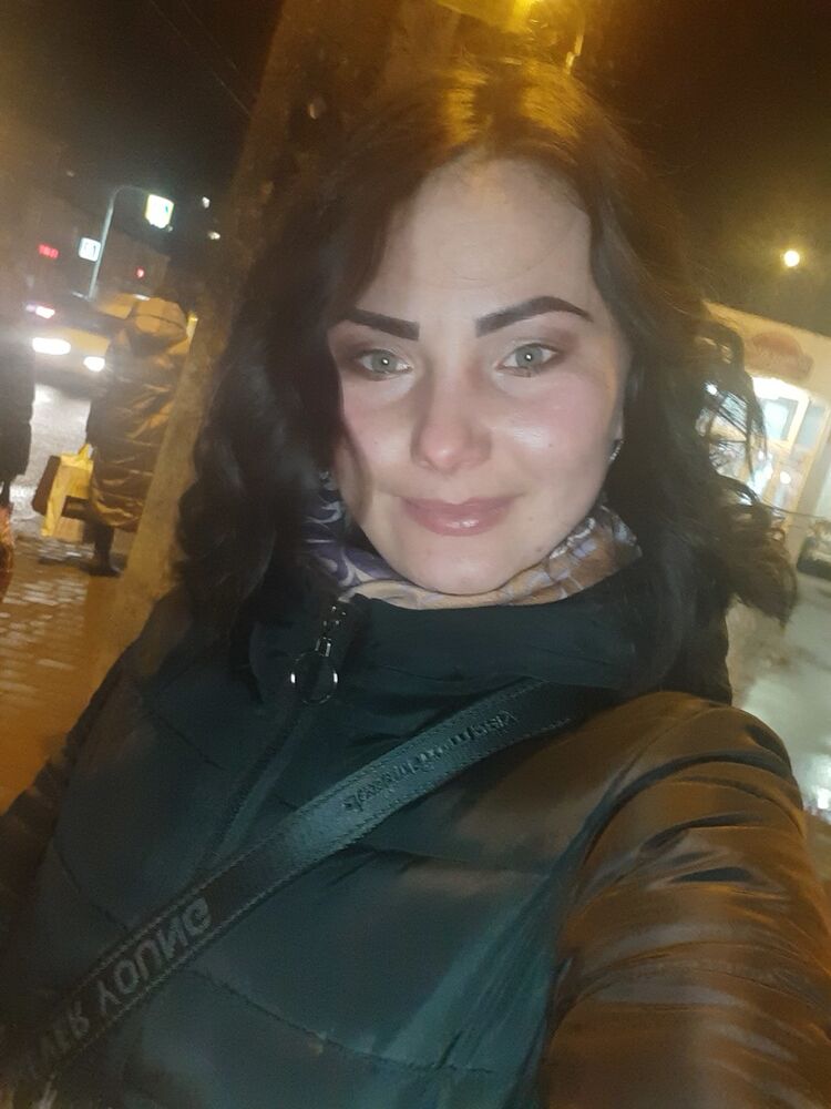  19209124  Elina, 31 ,    