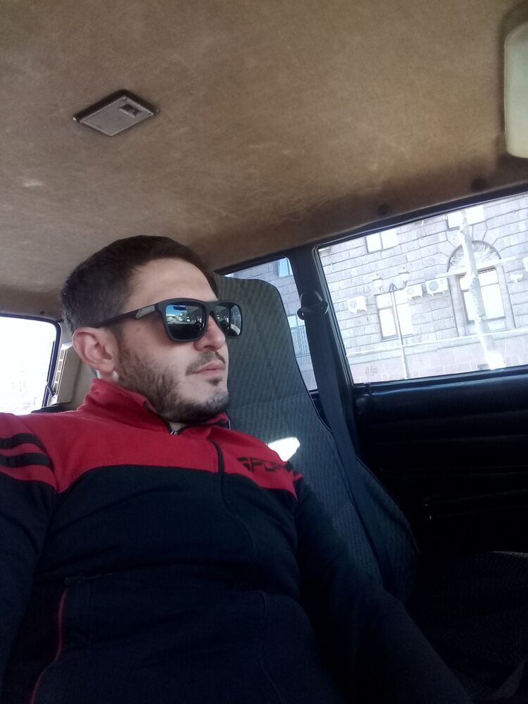 --,   , 37 ,  