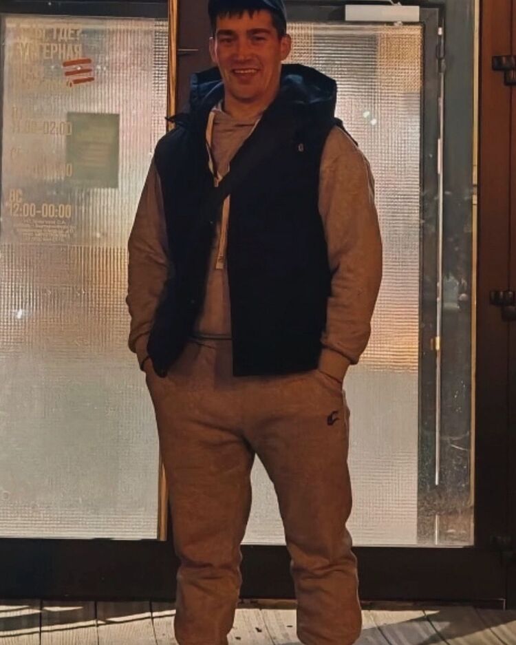  48899304  , 33 ,    