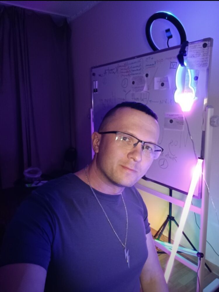  42758314  , 33 ,    