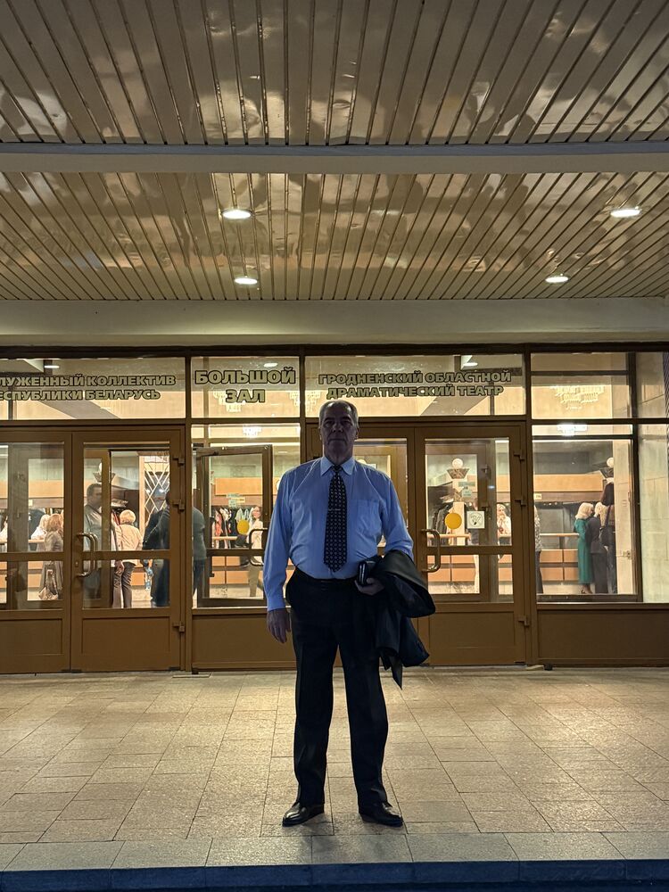  54425924  Oleg, 50 ,    