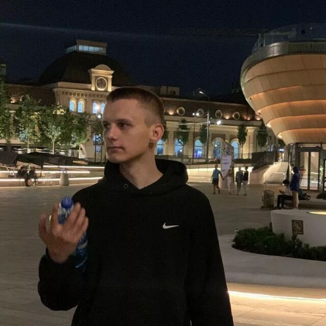  49744834  , 21 ,    