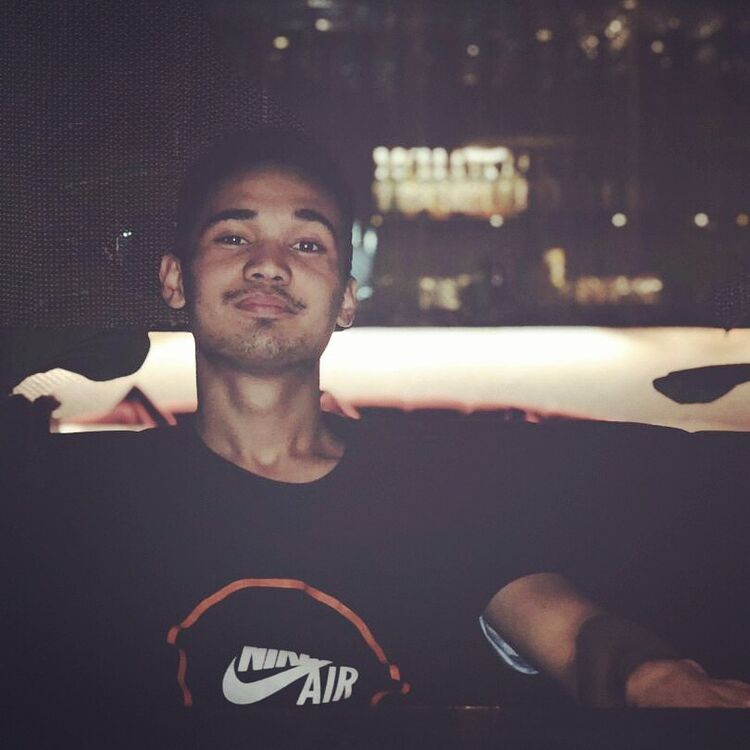  ,   Ali, 25 ,   ,   