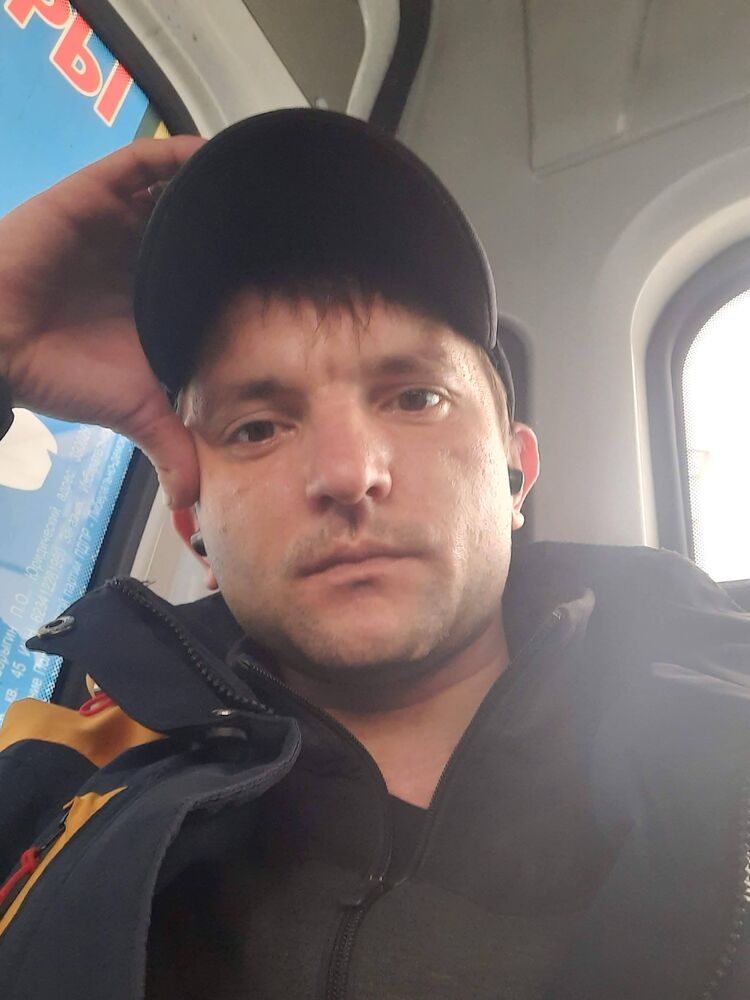  ,   Artem, 34 ,   c 