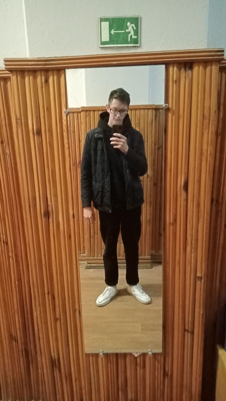  44289084  , 20 ,    