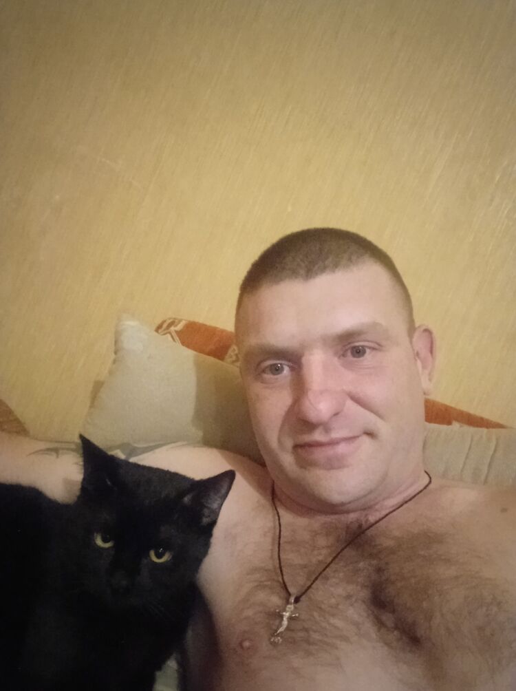  ,   Mikhail, 38 ,   c 
