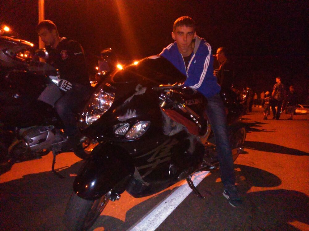  5246804  Aleksei, 34 ,    