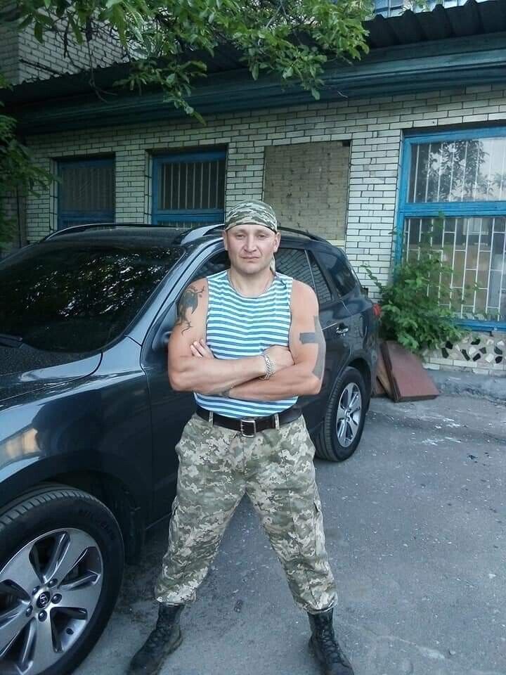 20852924  VLADIMIR, 42 ,    