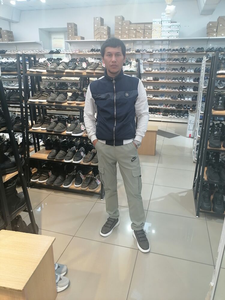  --,   Ali, 31 ,   ,   