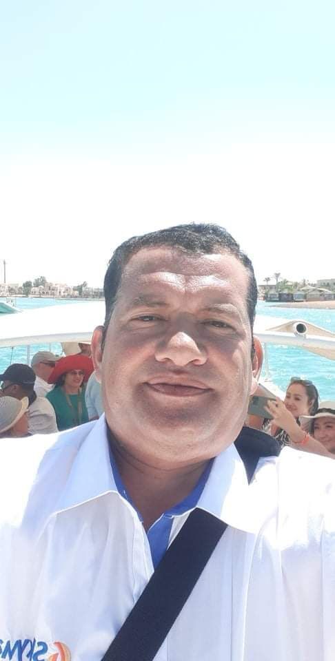  24002754  Younes, 51 ,    
