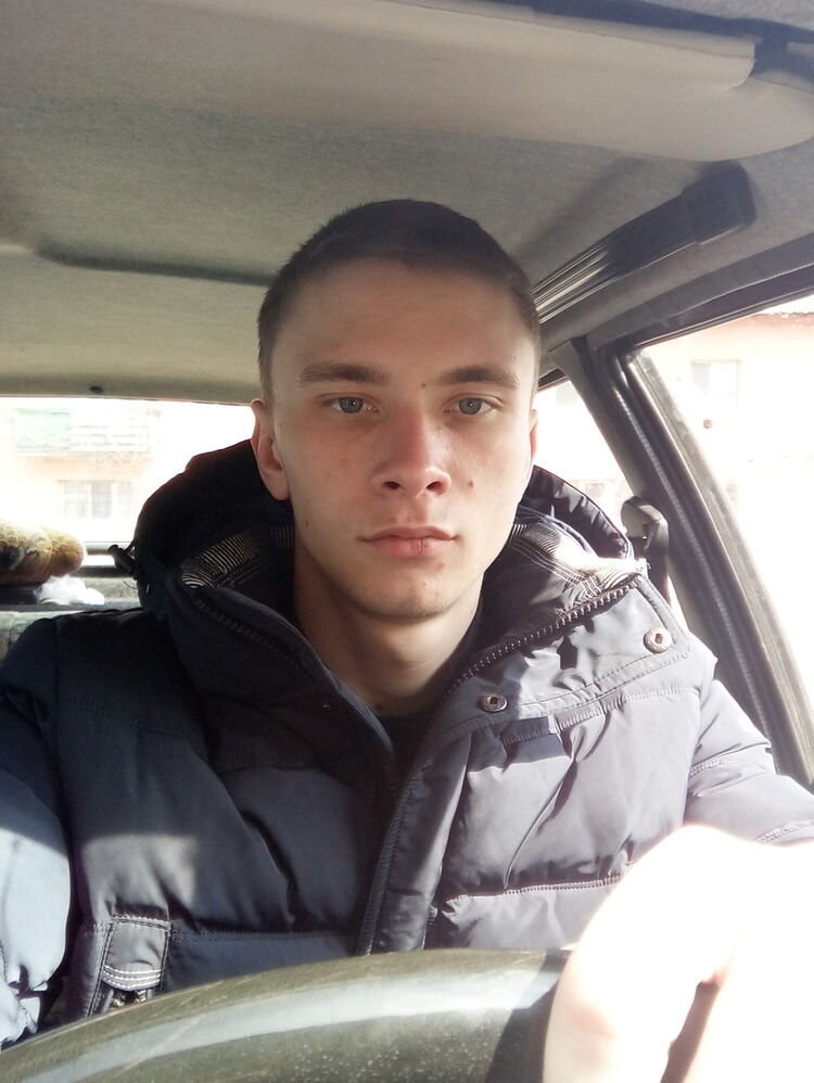  7426894  Maks, 27 ,    