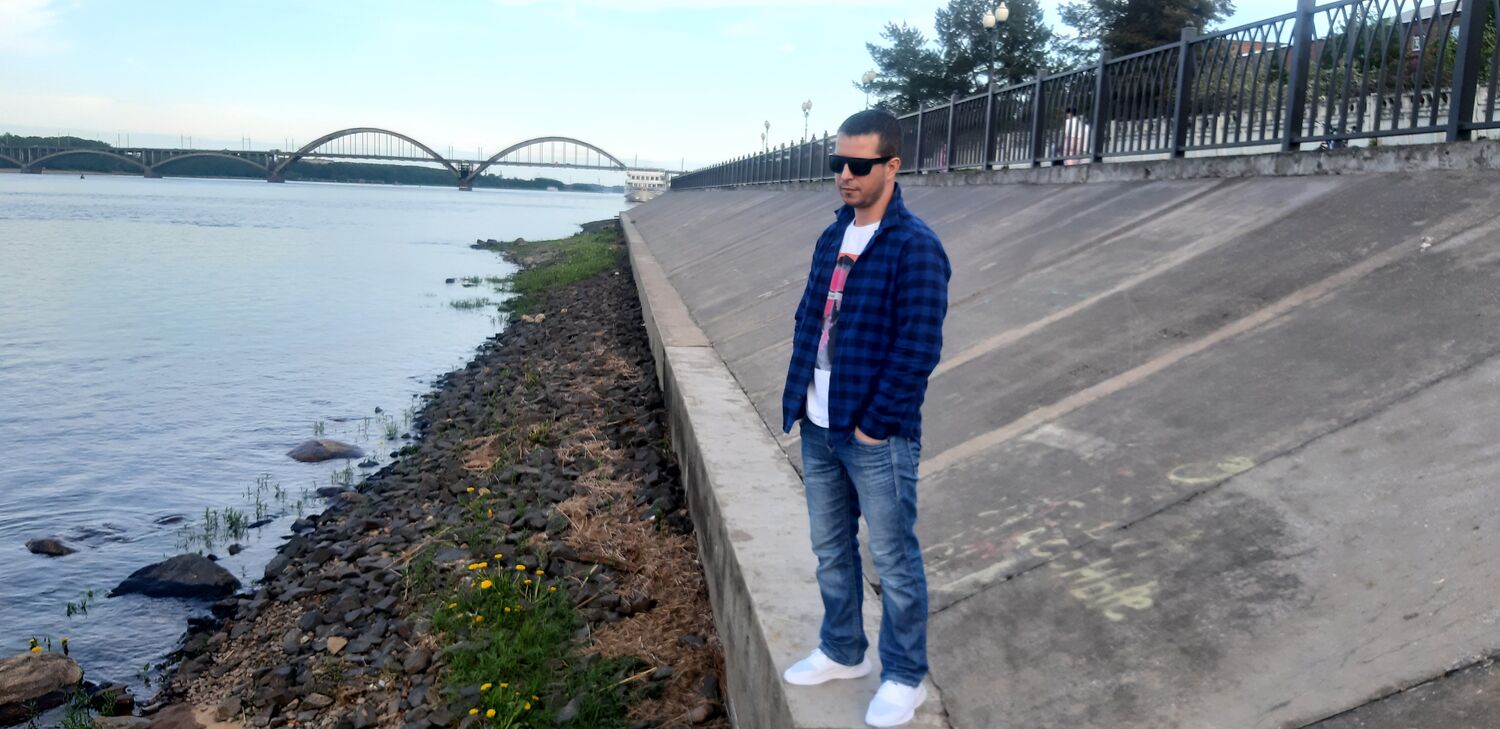  43722054  , 37 ,    