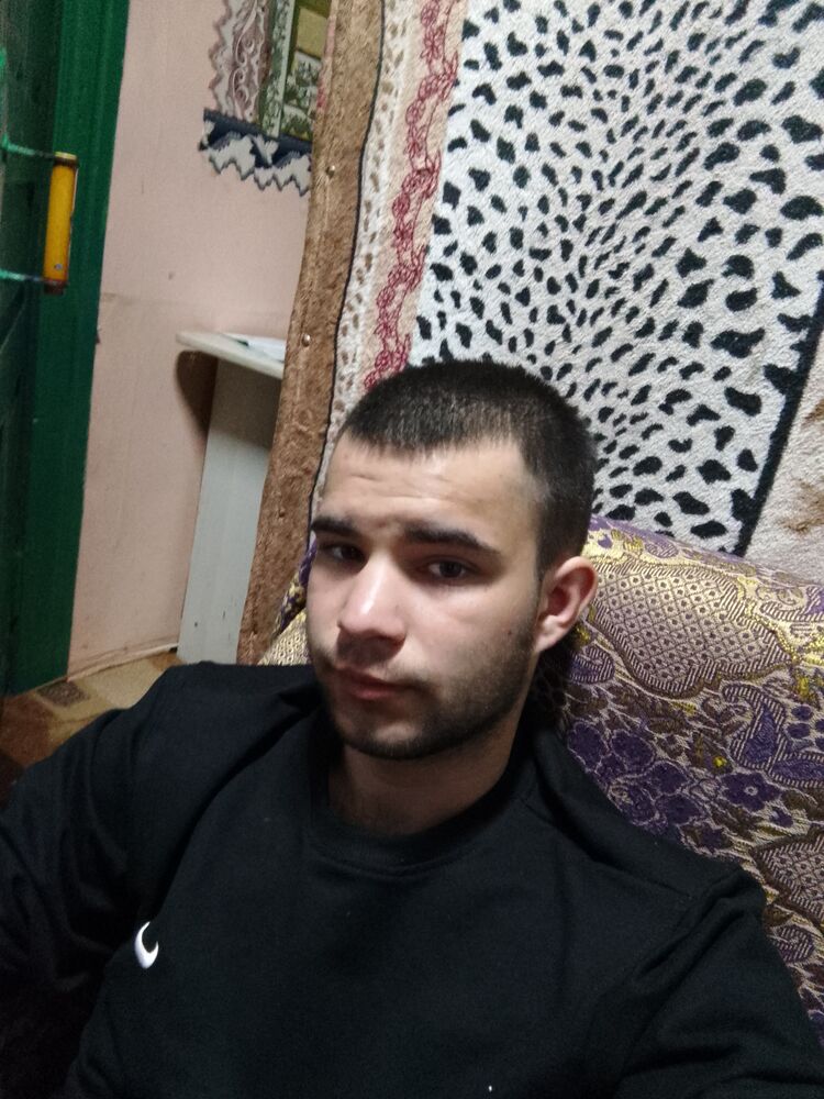  44670584  , 24 ,    