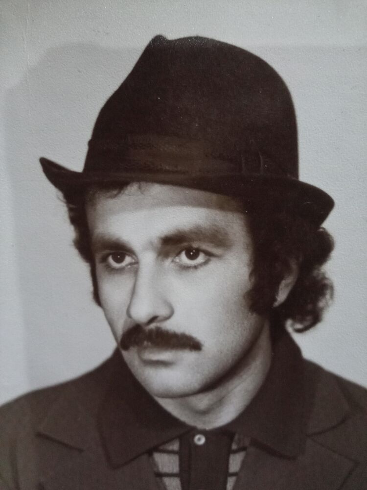  54334144  Osetia, 49 ,    