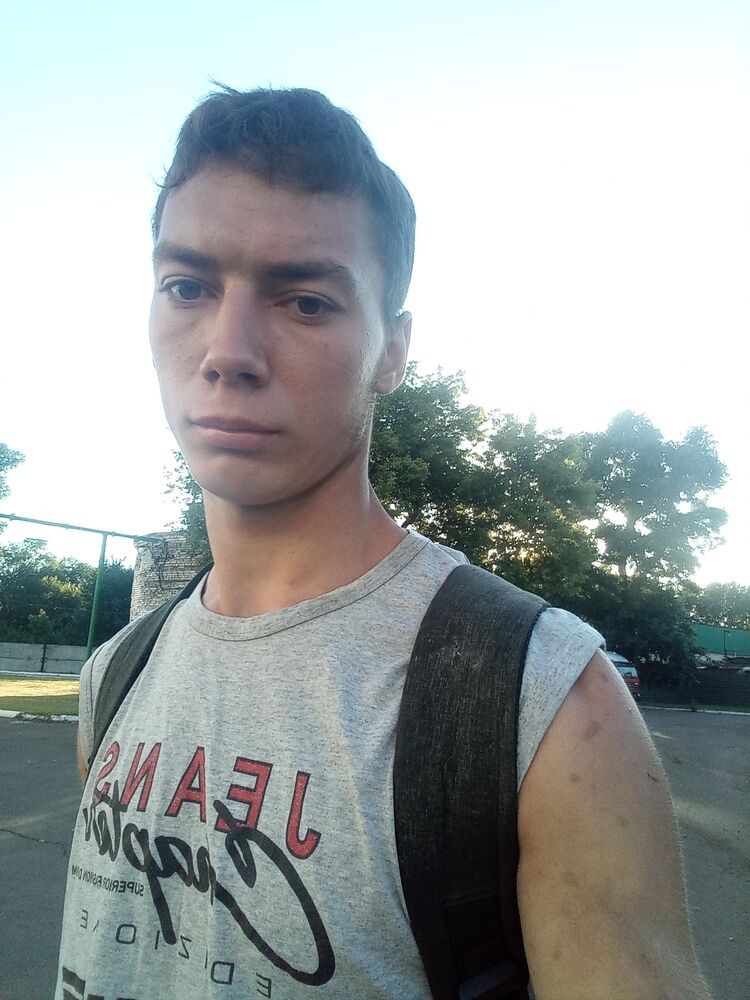  44450964  Aleksej, 21 ,    