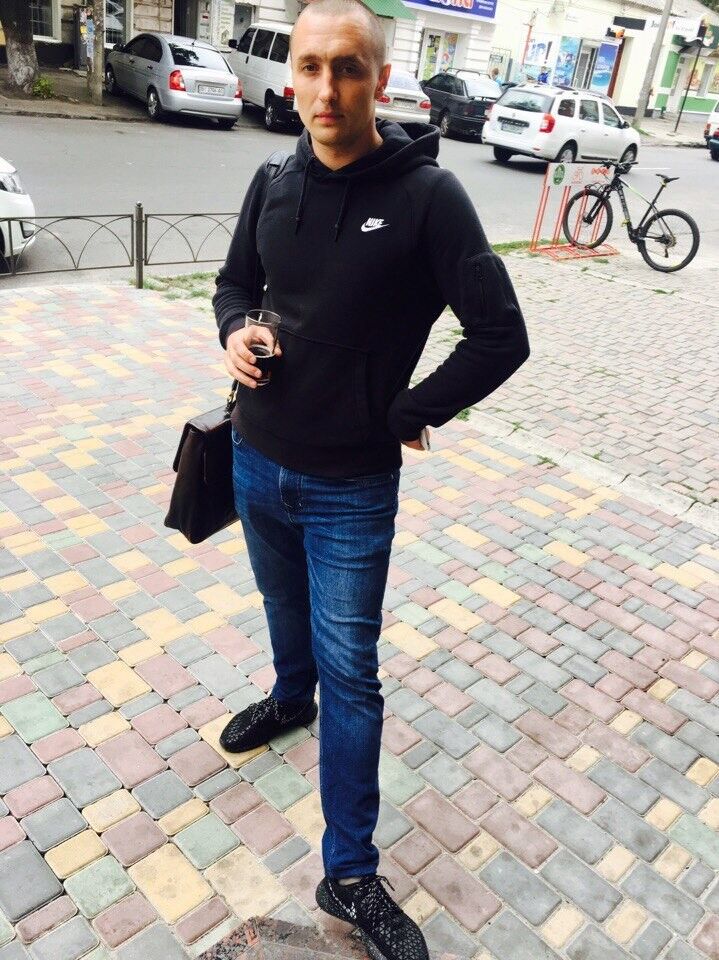  10432524  Misha, 36 ,    