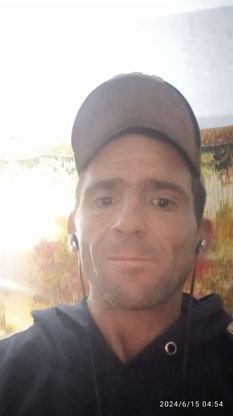  ,   Ivan, 41 ,   ,   