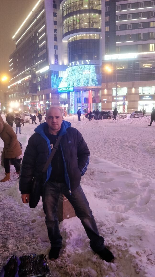  ,   Ruslan, 44 ,   ,   , c , 