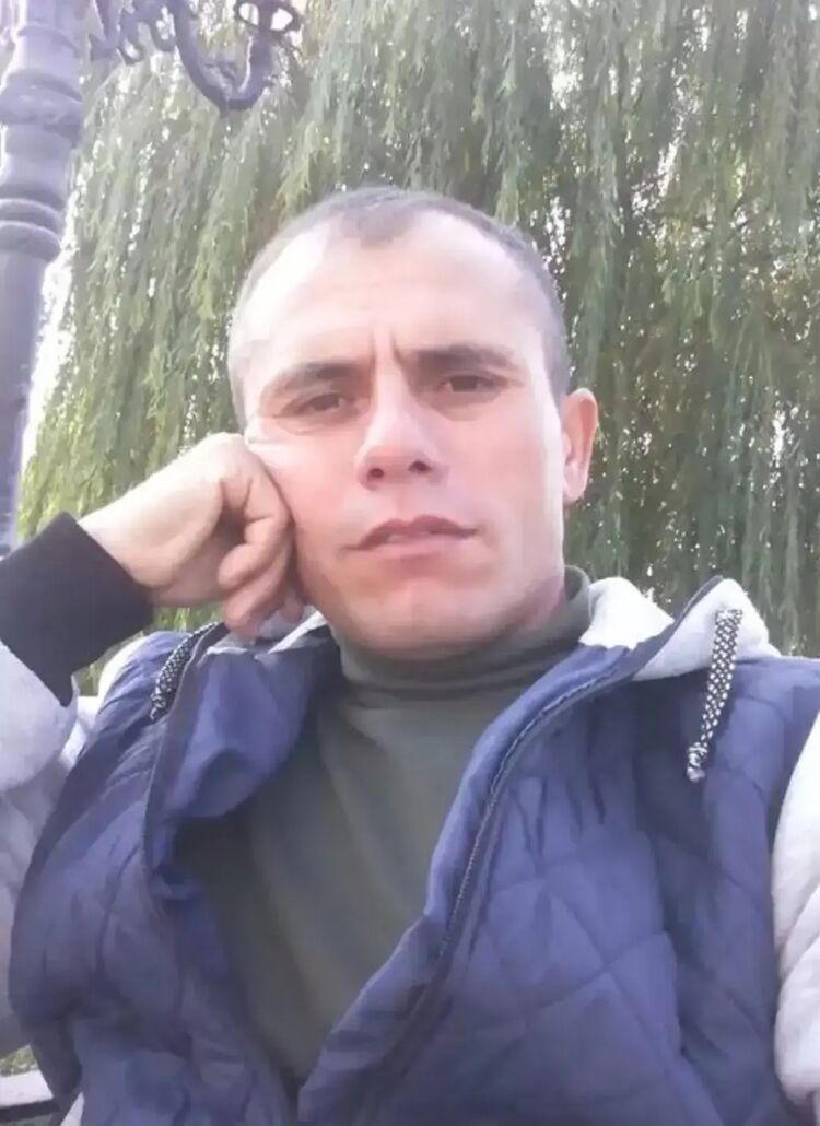  50632464  Koliy, 44 ,    