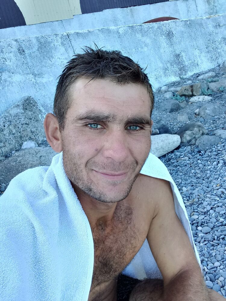  42098084  Sergey, 32 ,    