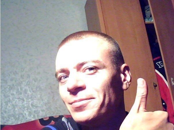  23804244  Mikhail, 42 ,    