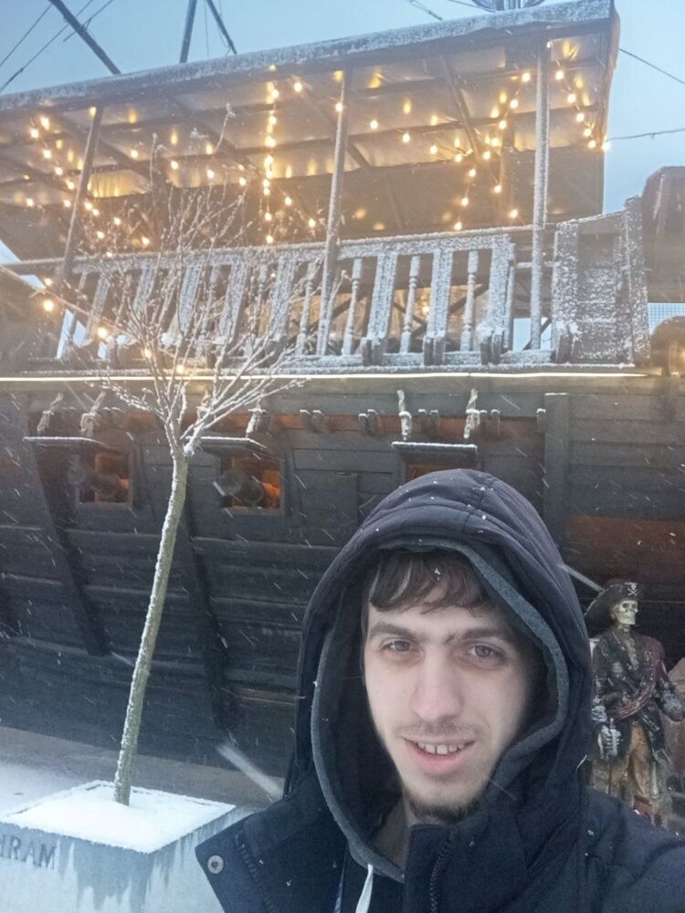  54100534  Edison, 21 ,    