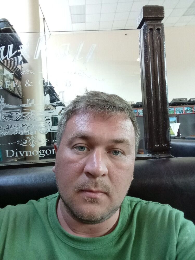  44482174  Mikhail, 38 ,    