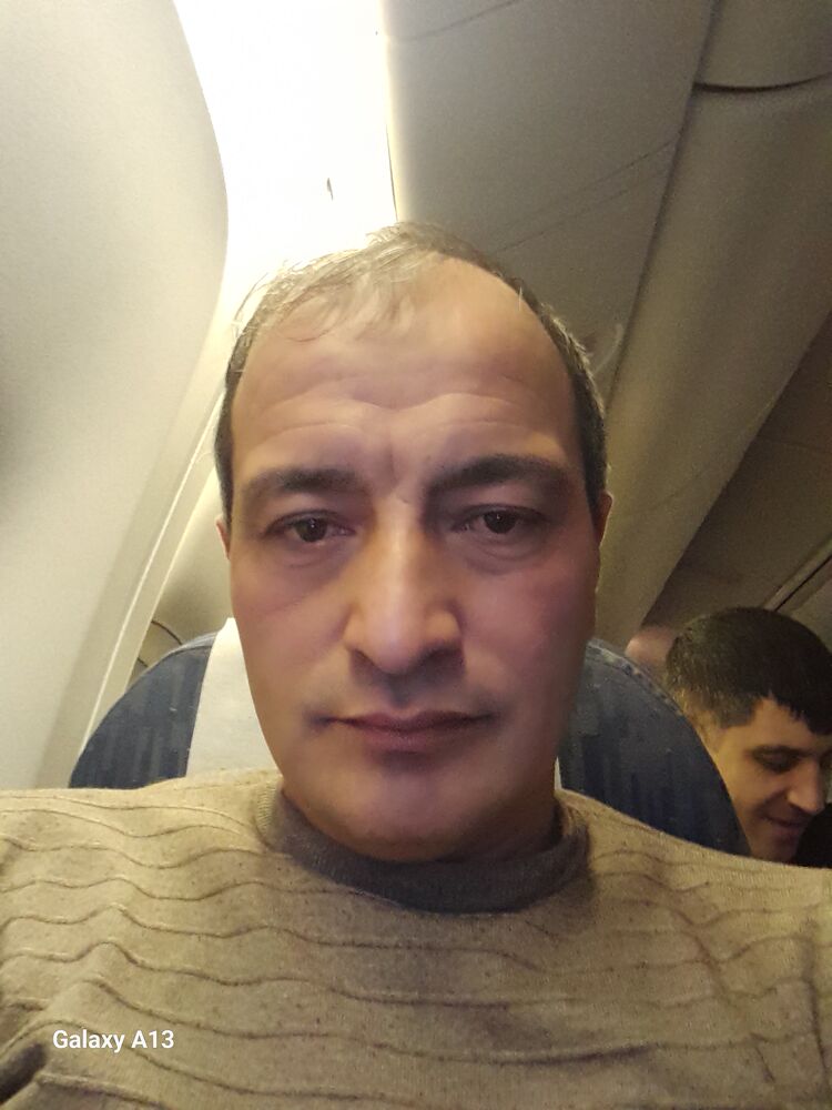  52765564  Bek, 44 ,    