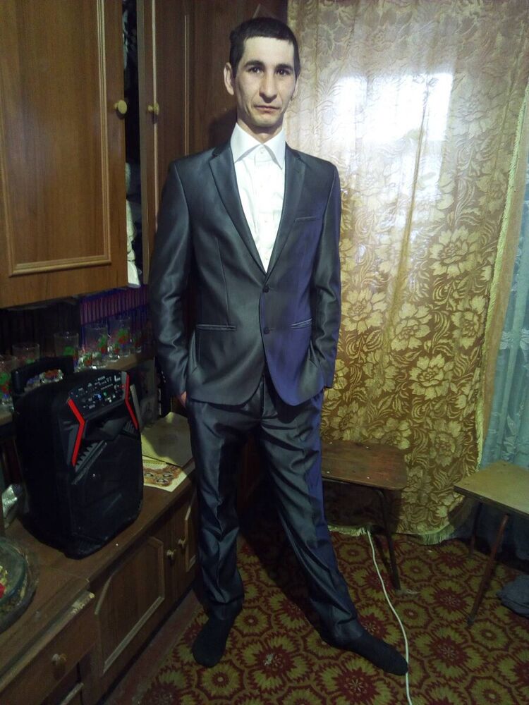  20399704  Vladimir, 34 ,    