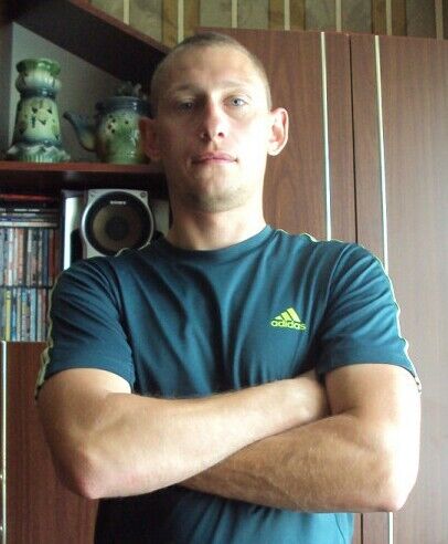  4108104  Artem, 41 ,    