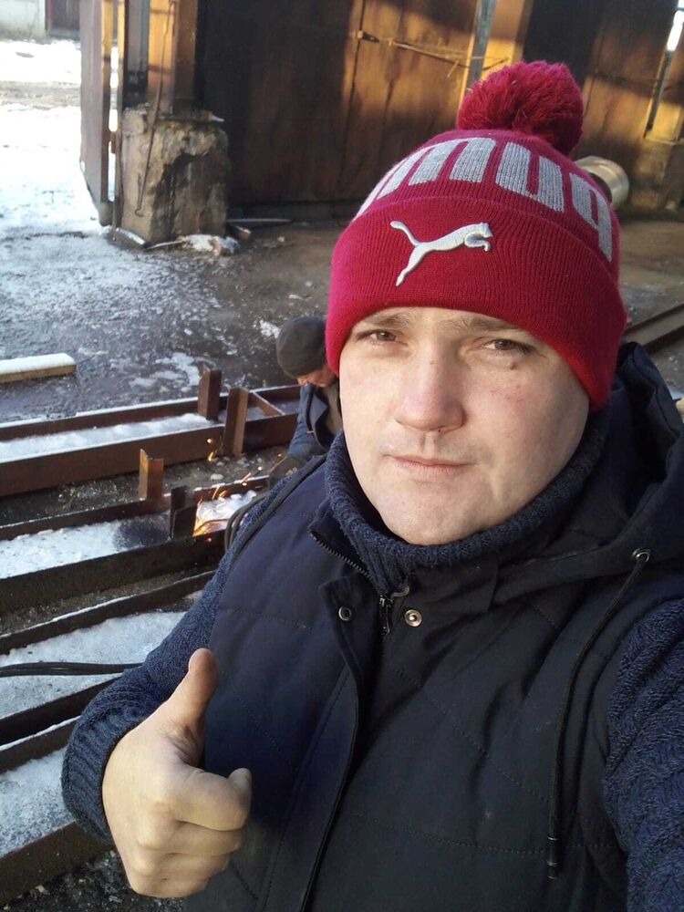  31250764  Nikolay, 36 ,    