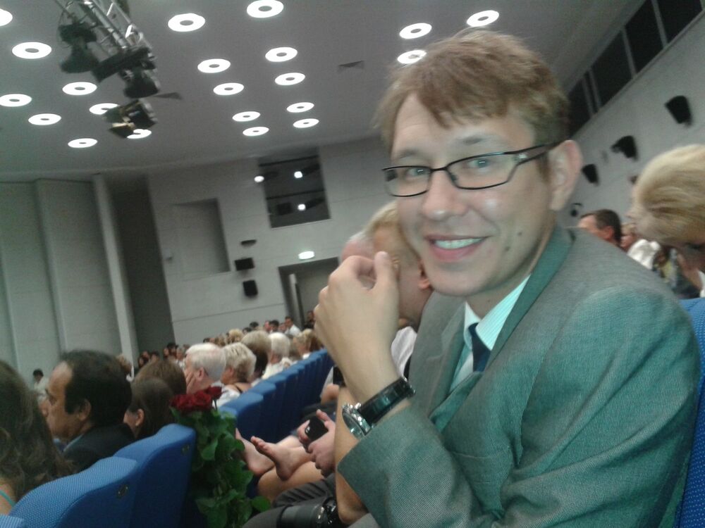  4098724  Denis, 41 ,    