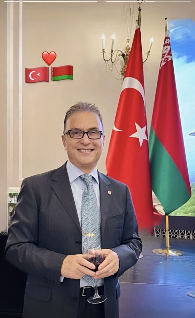  54587944  Akif, 55 ,    