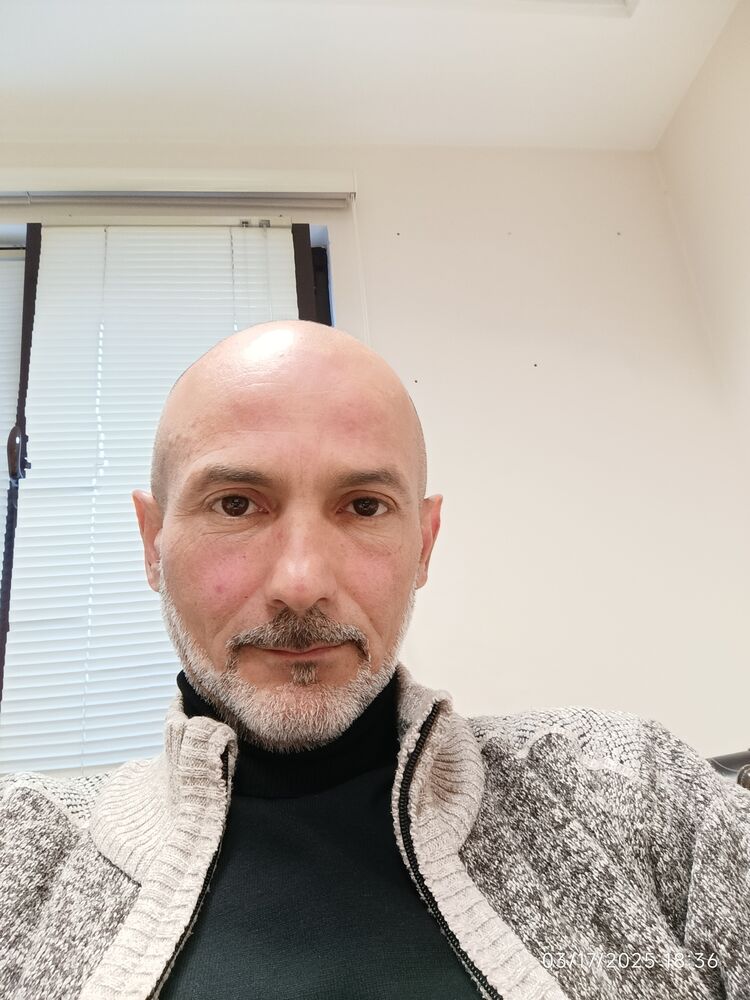  52581174  Imran Amir, 45 ,    