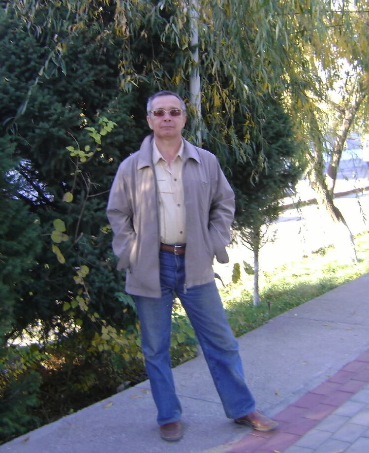  10370604  Oleg, 65 ,    