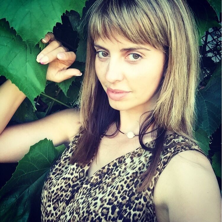  ,   Alony, 48 ,   ,   , c 