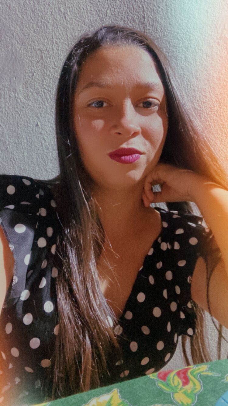  --,   Nadia, 25 ,   ,   