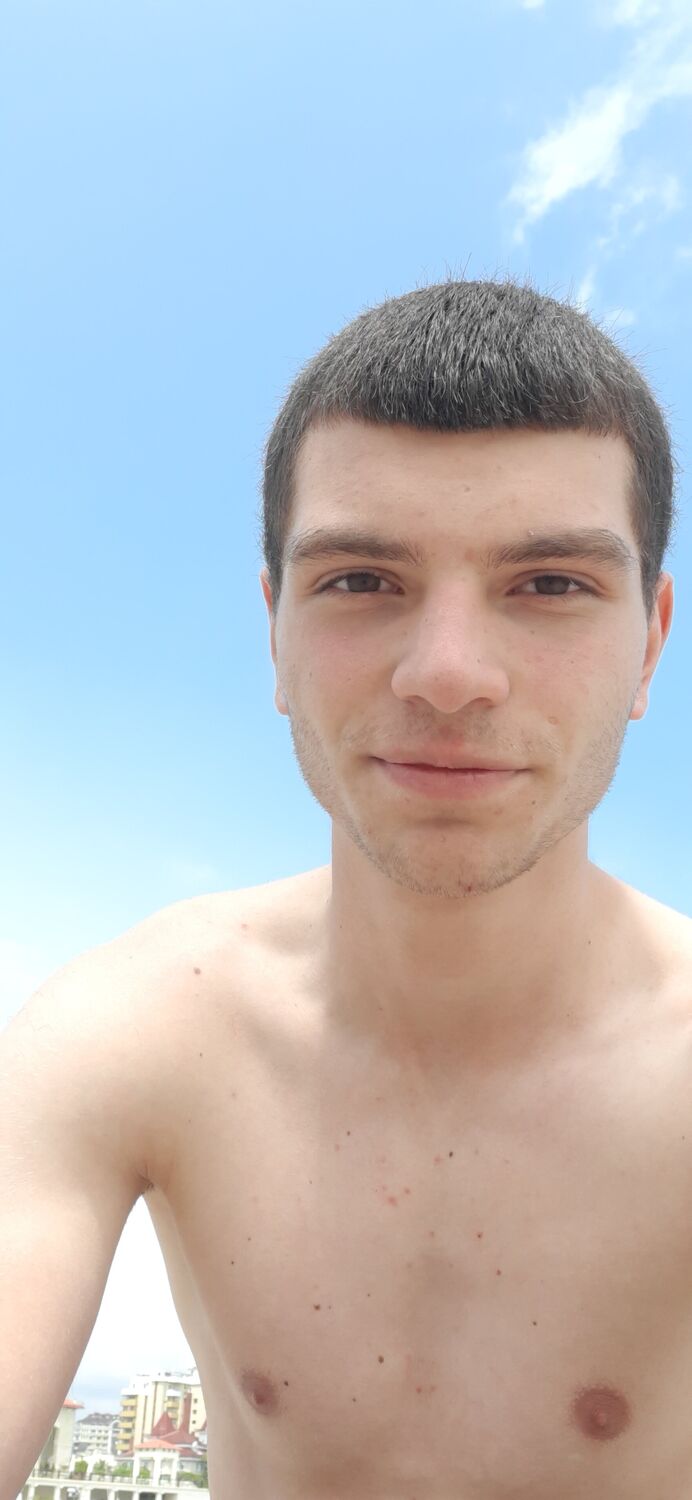  23488824  Edmond, 22 ,    