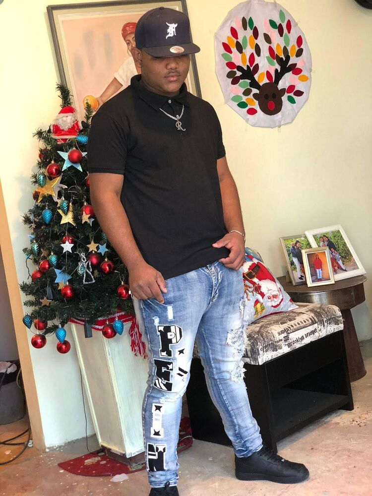  44775594  Yefferson, 21 ,    Saint John's