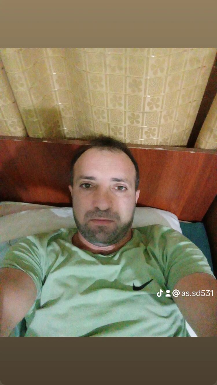  ,   Huseyin, 35 ,   ,   