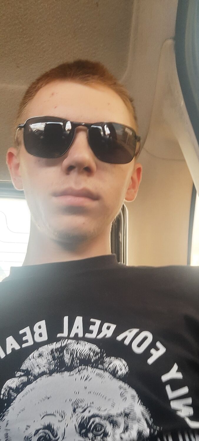  27415824  Viktor, 25 ,    