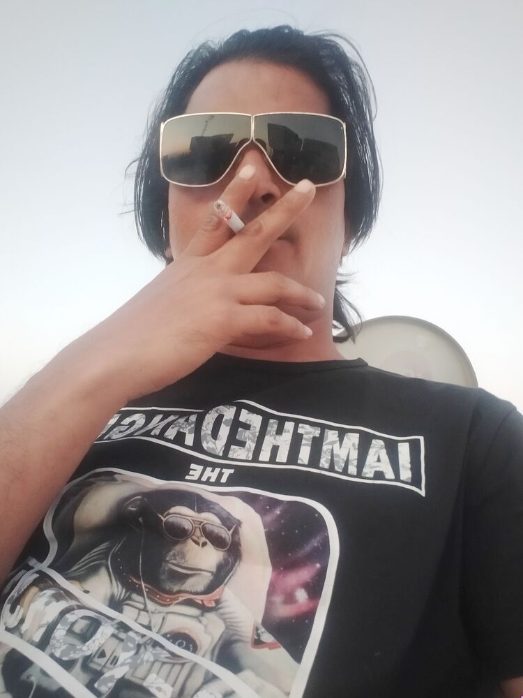 23559304  Uk khan, 26 ,    