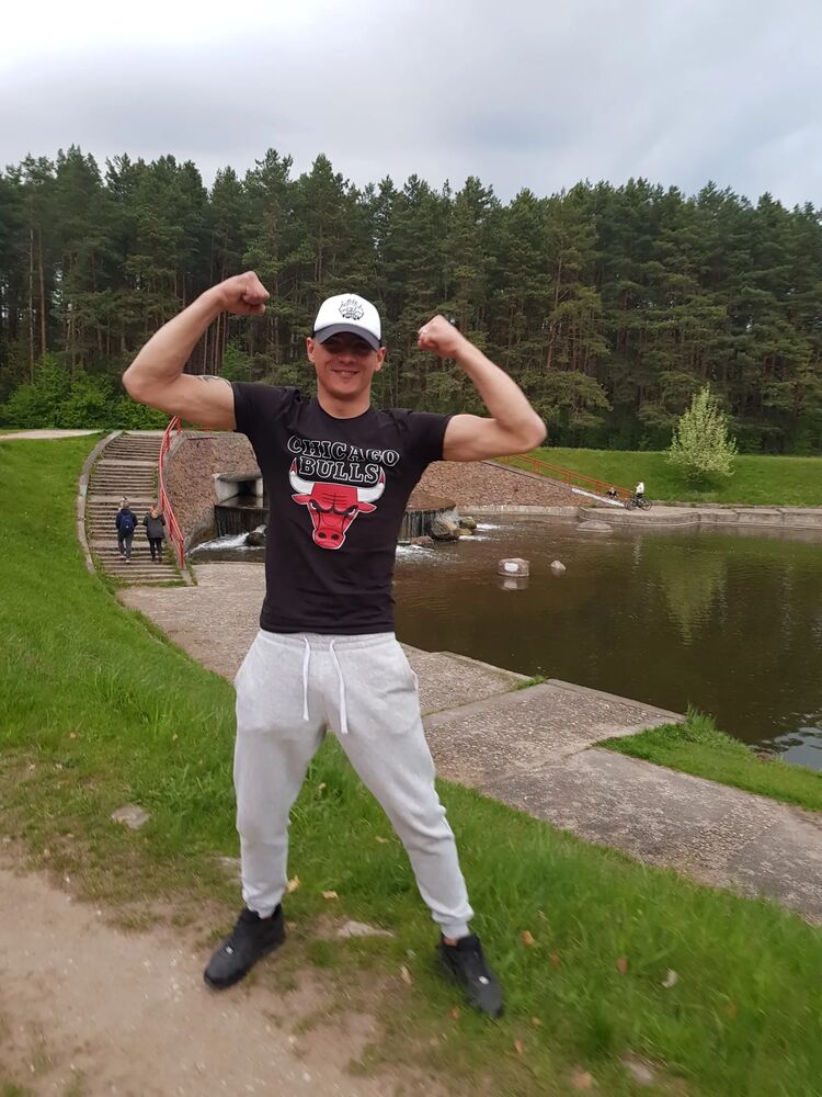  28190284  Vladislav, 29 ,    