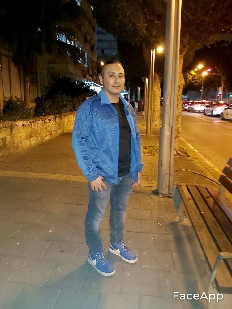  Holon,   Reuven, 39 ,     , c 