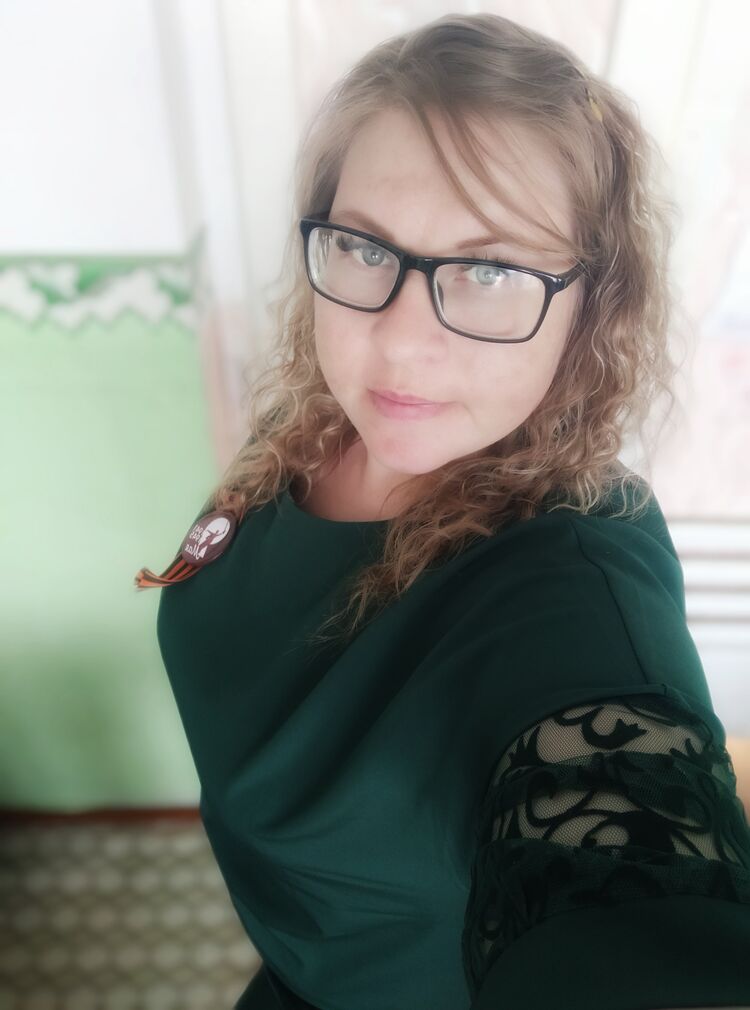  ,   Ksenia, 32 ,   c 