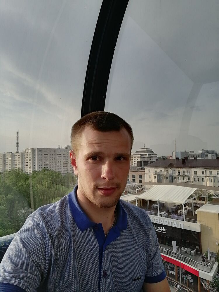  46157204  Pavel, 32 ,     