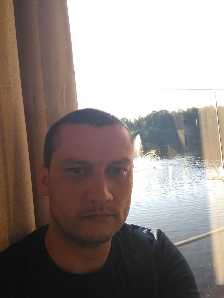  13857804  Igor, 39 ,    