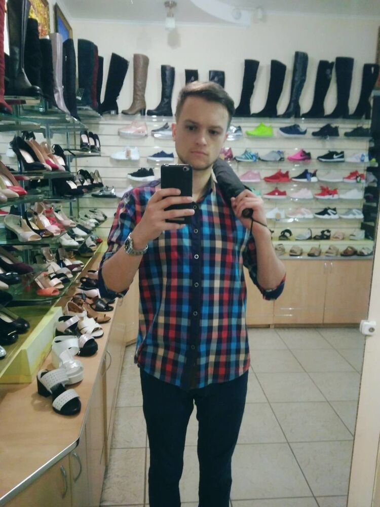  18380784  Alexander, 32 ,    